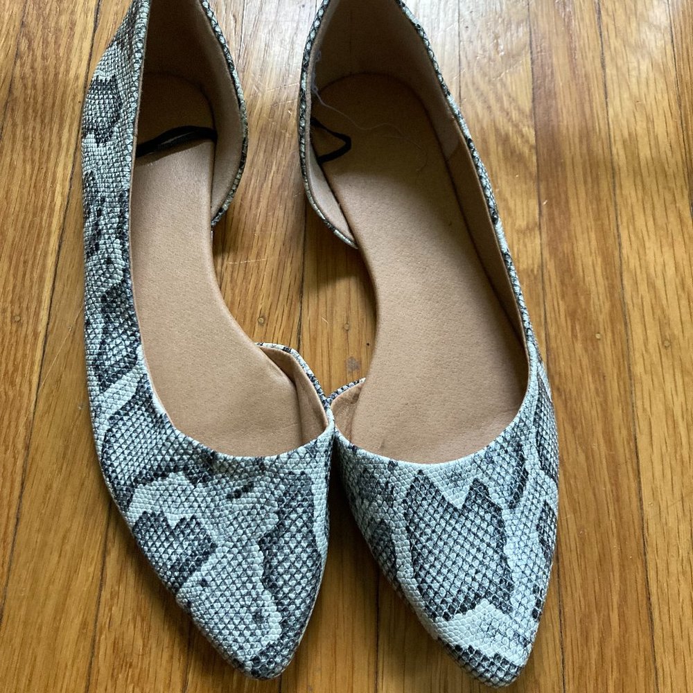 Black and White Snake Skin Print Flats